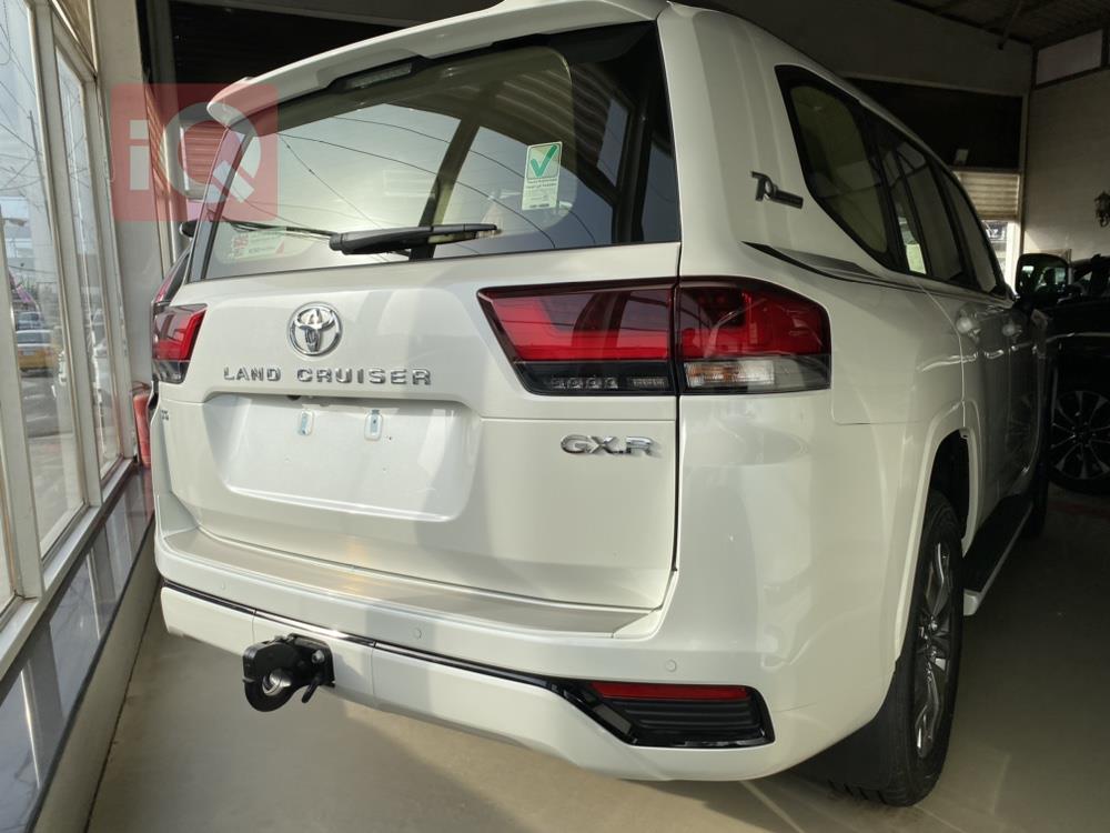 تۆیۆتا لاند کروزەر